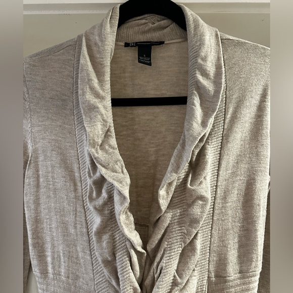 Women's Gray Ruffled Sweater - Picture 2 of 6